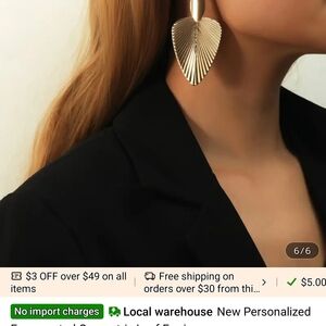 New Stylish Chic Gold Fan Earrings